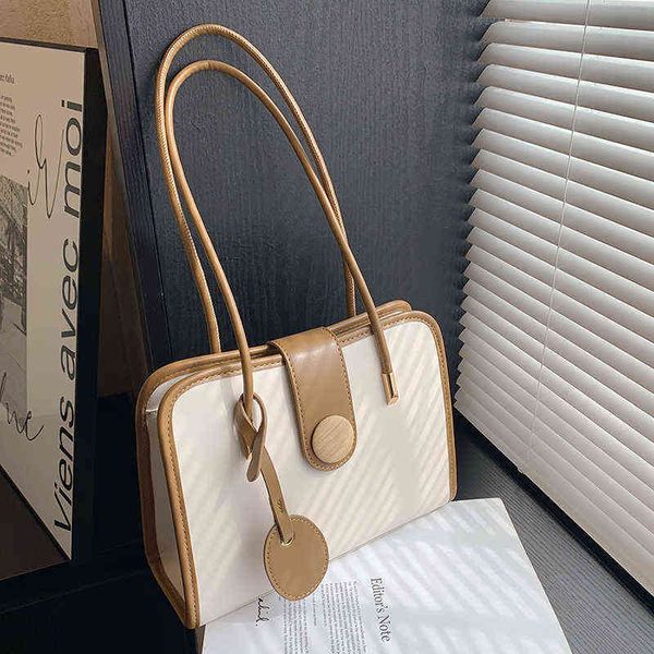 casual women simple shoulder bags 2022 pu leather lady contrast messenger bags purse lipstick bag g220429
casual women simple shoulder bags 2022 pu leather lady contrast messenger bags purse lipstick bag g220429