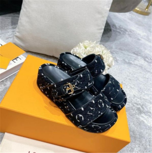 2022 fashion luxury slides slippers designer shoes snake print slide summer wide flat lather rubber flats sanls with zha369, Black
2022 fashion luxury slides slippers designer shoes snake print slide summer wide flat lather rubber flats sanls with zha369, Black