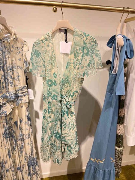 casual dresses fresh and elegant printed short sleeve dress niche summer high-end light mid length, Black;gray
casual dresses fresh and elegant printed short sleeve dress niche summer high-end light mid length, Black;gray