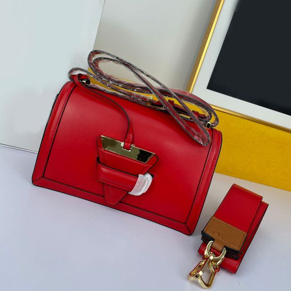 cross body bags handbag purse women genuine leather shoulder triangle lock fashion hardware letters detachable wide shoulder strap 5a qualit
cross body bags handbag purse women genuine leather shoulder triangle lock fashion hardware letters detachable wide shoulder strap 5a qualit
