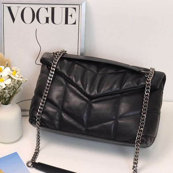 2022 new rhombus chain leather handbag retro flip bag soft sheepskin cloud bag shoulder envelope bag
2022 new rhombus chain leather handbag retro flip bag soft sheepskin cloud bag shoulder envelope bag