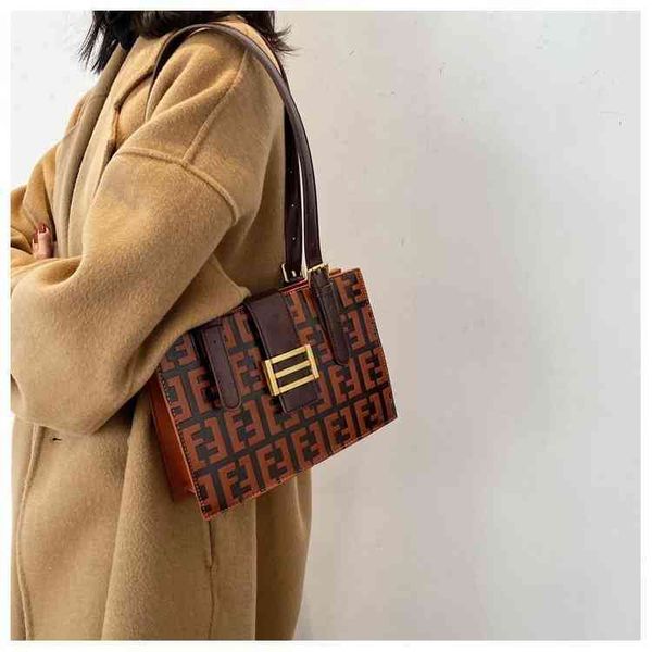 2022 new designer handbags female single messenger capacity
2022 new designer handbags female single messenger capacity