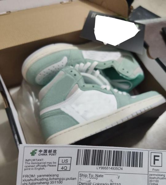 with box 1s high og basketball shoes men women 1 hyper royal university blue dark mocha silver toe volt chicago mens sneakers
with box 1s high og basketball shoes men women 1 hyper royal university blue dark mocha silver toe volt chicago mens sneakers