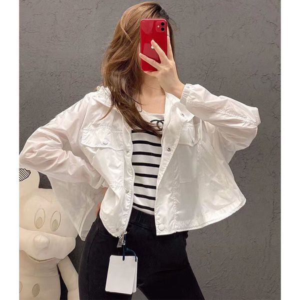 2022 the women's short wind and sun protection windbreaker coat girl parka very stylish and casual jacke, Tan;black
2022 the women's short wind and sun protection windbreaker coat girl parka very stylish and casual jacke, Tan;black