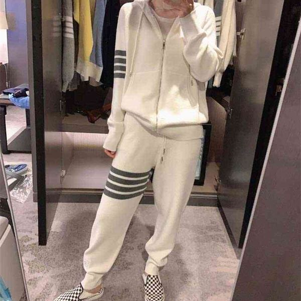 2022 new special offer tb college style zipper hooded knitted cardigan jacket korean version slim sweatpants casual two-piece suit for men a, White
2022 new special offer tb college style zipper hooded knitted cardigan jacket korean version slim sweatpants casual two-piece suit for men a, White