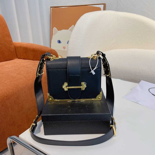 ladies classic handheld shoulder messenger bag stylish lightweight versatile fashion design essentials
ladies classic handheld shoulder messenger bag stylish lightweight versatile fashion design essentials