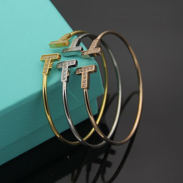 2022 women designer bangles with diamonds high polished bracelet luxury brand couple bracelets lady party gifts wholesale, Black
2022 women designer bangles with diamonds high polished bracelet luxury brand couple bracelets lady party gifts wholesale, Black