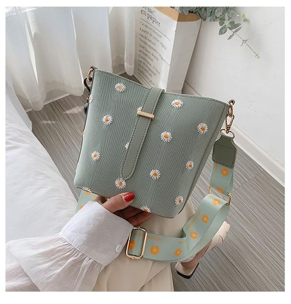 evening bags spring and summer small fresh bag women's tide korean fashion shoulder messenger
evening bags spring and summer small fresh bag women's tide korean fashion shoulder messenger