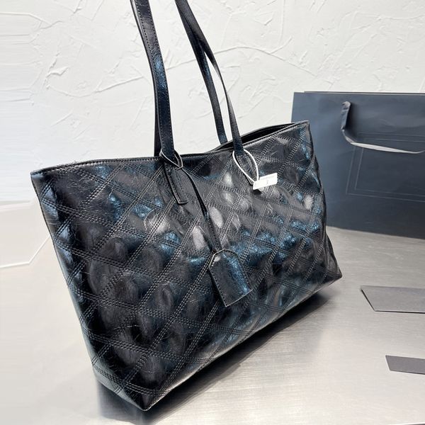 shopping bag handbag tote shoulder bags cross body bags genuine leather deerskin fabric diamond lattice letter decoration internal zipper ha
shopping bag handbag tote shoulder bags cross body bags genuine leather deerskin fabric diamond lattice letter decoration internal zipper ha