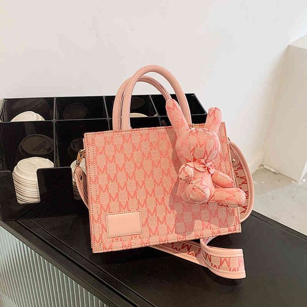 popular little bag women's 2022 new fashion versatile portable messenger small square female cosmetic bags for women ladies shoulder
popular little bag women's 2022 new fashion versatile portable messenger small square female cosmetic bags for women ladies shoulder