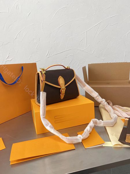 classic messenger cross body designer totes bags lady fashion evening handbags women shoulder plain luxury shopping popular great purse casu
classic messenger cross body designer totes bags lady fashion evening handbags women shoulder plain luxury shopping popular great purse casu