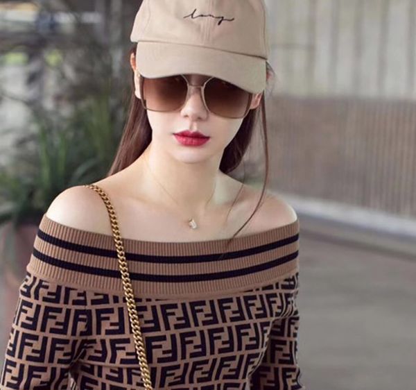 wholesales retro big square frame street swomen sunglasses personality sun protection uv400 ladies outdoor sport travelling driving dressing, White;black
wholesales retro big square frame street swomen sunglasses personality sun protection uv400 ladies outdoor sport travelling driving dressing, White;black