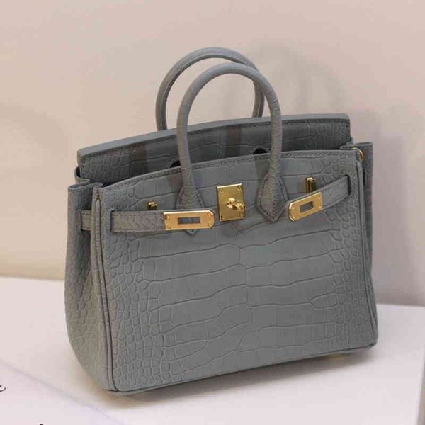 new h family crocodile leather handbag msenger women's bag2022 luxury brand fashion design versatile ladies bags
new h family crocodile leather handbag msenger women's bag2022 luxury brand fashion design versatile ladies bags
