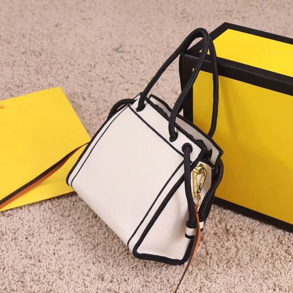 designer popular 2022 spring and summer new products ladies commuter hand-hero canvas bag niche all-match simple messenger 220728
designer popular 2022 spring and summer new products ladies commuter hand-hero canvas bag niche all-match simple messenger 220728