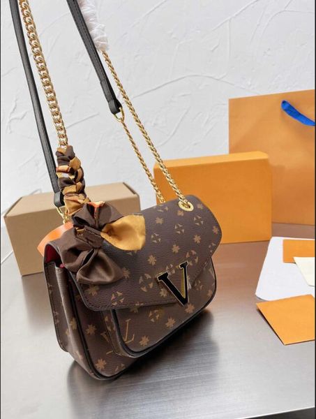 tz ladies classic lockme collection chain bag soft calf leather messenger bags stylish and lightweight envelope storage bag long chain silk
tz ladies classic lockme collection chain bag soft calf leather messenger bags stylish and lightweight envelope storage bag long chain silk