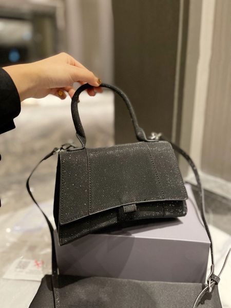 ins fashion vintage cross body handbag shoulder bags totes messenger bag luxurys designers women handbags multicolor clutch purse wallet poc
ins fashion vintage cross body handbag shoulder bags totes messenger bag luxurys designers women handbags multicolor clutch purse wallet poc