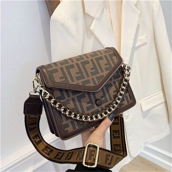 women's new in spring and winter, retro fashion, single small square broadband messenger clearance outlet sale
women's new in spring and winter, retro fashion, single small square broadband messenger clearance outlet sale