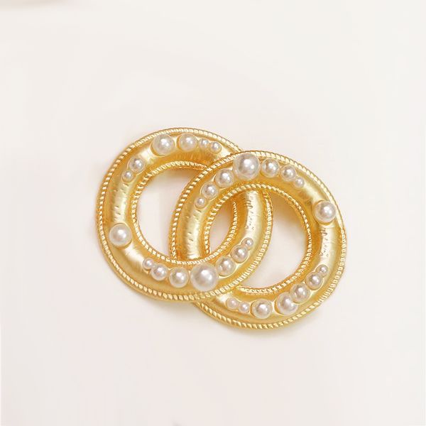 small fragrant brooches wind medieval dumb matte gold pearl female elegant jewelry retro pin granney brooch, Gray
small fragrant brooches wind medieval dumb matte gold pearl female elegant jewelry retro pin granney brooch, Gray