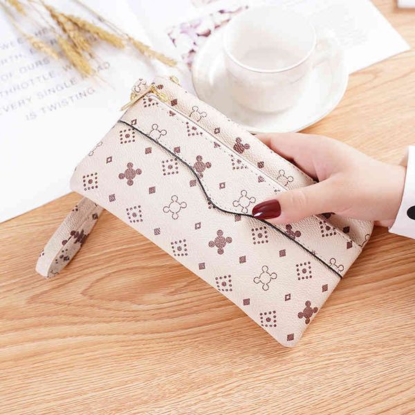 2022 new fashion printed female bag clutch foreskin mobile phone lady coin purse designer wallet, Red;black
2022 new fashion printed female bag clutch foreskin mobile phone lady coin purse designer wallet, Red;black