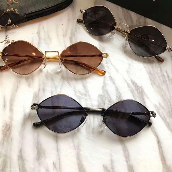 diamond dog gold tortoise brown gradiend lens sunglasses sunglass womens sunglasses with box344r, White;black
diamond dog gold tortoise brown gradiend lens sunglasses sunglass womens sunglasses with box344r, White;black