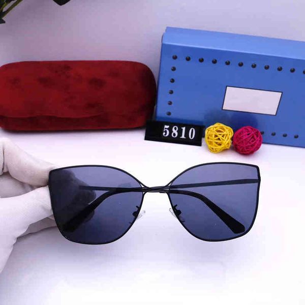 overseas 2022 new sunglass men's and women's street shooting sunglass travel fashion glass 5810, White;black
overseas 2022 new sunglass men's and women's street shooting sunglass travel fashion glass 5810, White;black