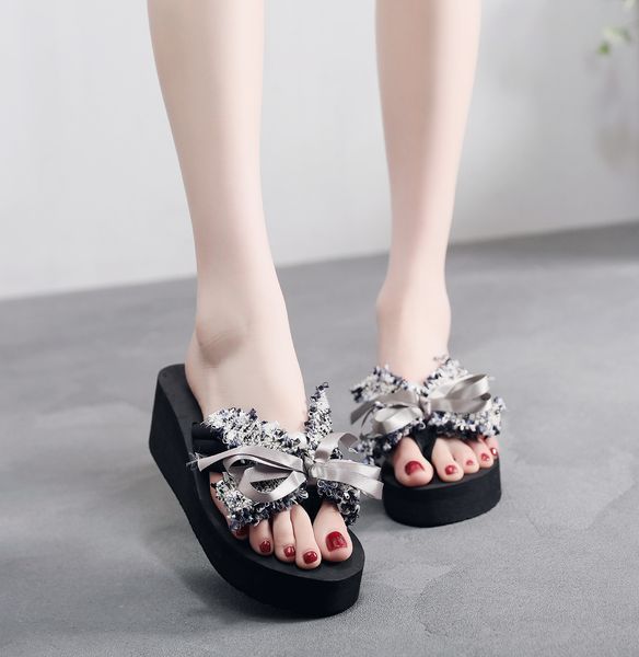 shoes woman 2022 low slippers summer pantofle rubber flip flops shale female beach on a wedge new hawaiian sabot soft riband sli, Black
shoes woman 2022 low slippers summer pantofle rubber flip flops shale female beach on a wedge new hawaiian sabot soft riband sli, Black