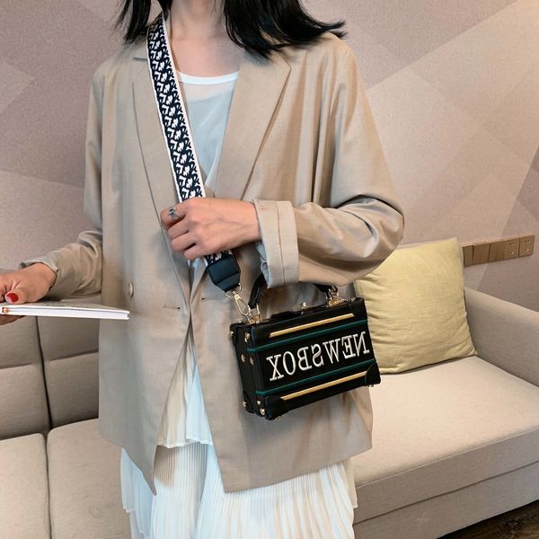 new designer bags fashion small box women 2022 handbag leisure one shoulder messenger square
new designer bags fashion small box women 2022 handbag leisure one shoulder messenger square