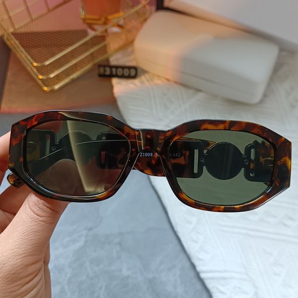 european and american fashion sunglasses for men women couples unique craftsmanship and extraordinary personality 6 colors optional with box, White;black
european and american fashion sunglasses for men women couples unique craftsmanship and extraordinary personality 6 colors optional with box, White;black
