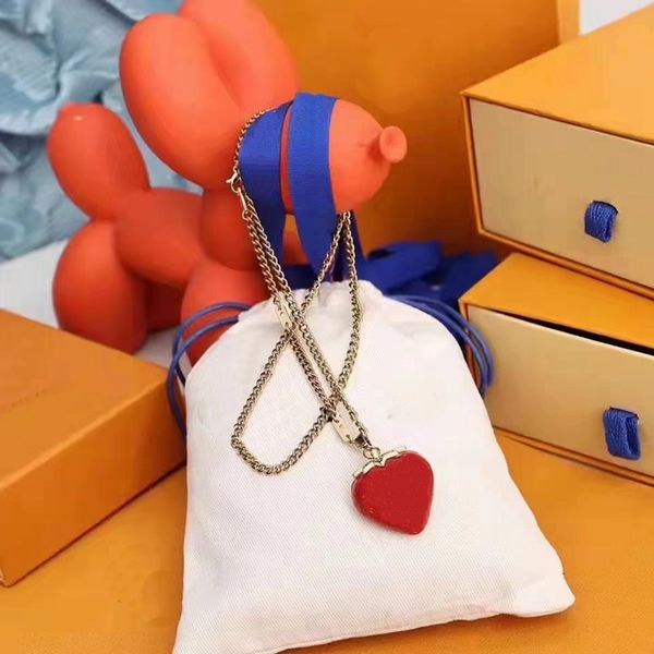 designer strawberry bottle pendant bracelet necklaces fashion necklace for man woman channel jewelry pendants multiple options with box, Silver
designer strawberry bottle pendant bracelet necklaces fashion necklace for man woman channel jewelry pendants multiple options with box, Silver