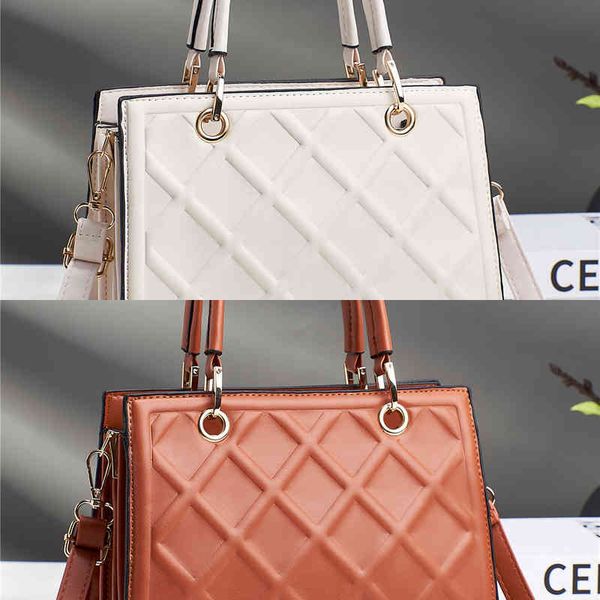 2022 new fashion matching handbag bag versatile high-grade texture one shoulder small square bag
2022 new fashion matching handbag bag versatile high-grade texture one shoulder small square bag