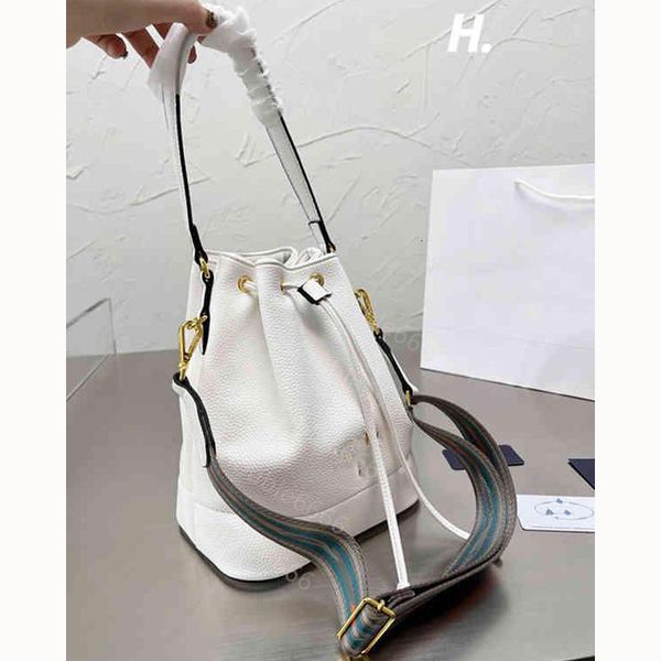 luxury designer mini double bag 3 colors messenger shoulder bags handbag women's fashion leather handbag wholesale
luxury designer mini double bag 3 colors messenger shoulder bags handbag women's fashion leather handbag wholesale