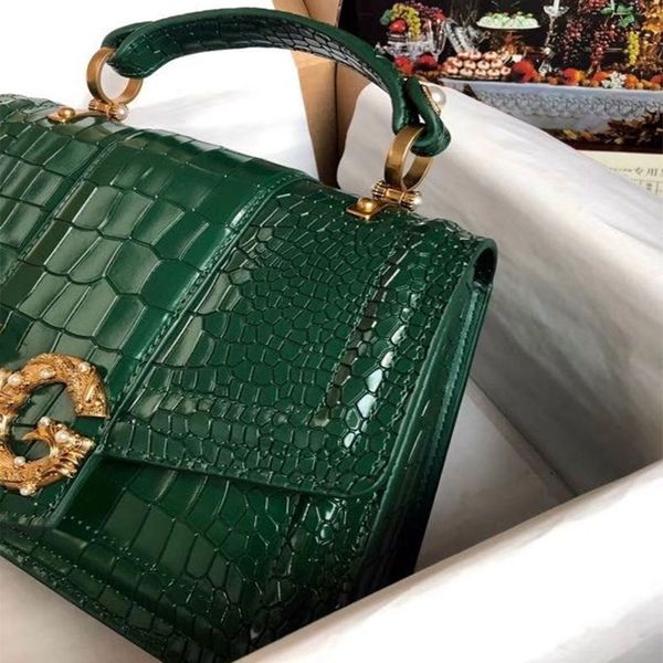 leather lady handbag shoulder messenger bag baroque style retro design pearl letter metal big logo brand designer luxury women handbags nobl
leather lady handbag shoulder messenger bag baroque style retro design pearl letter metal big logo brand designer luxury women handbags nobl