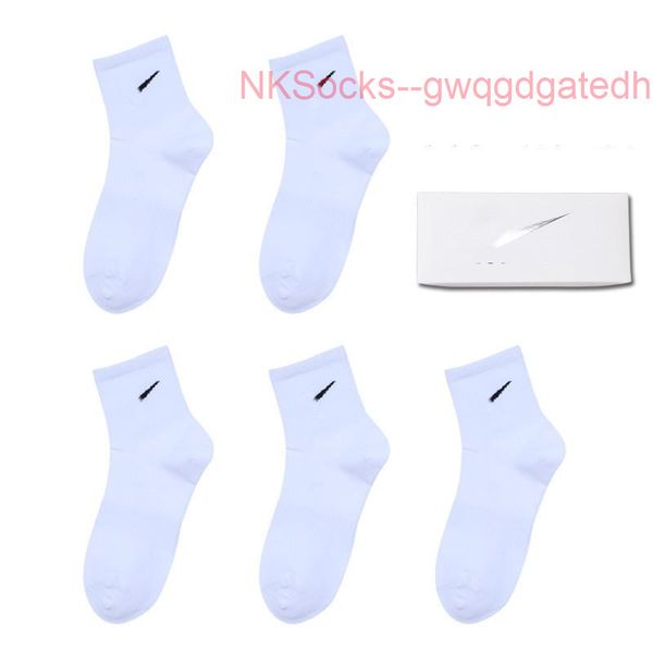 classic fashion men's socks gift box stockings hook brand black white gray medium tube sports cotton sweat absorbing sock men women lux
classic fashion men's socks gift box stockings hook brand black white gray medium tube sports cotton sweat absorbing sock men women lux