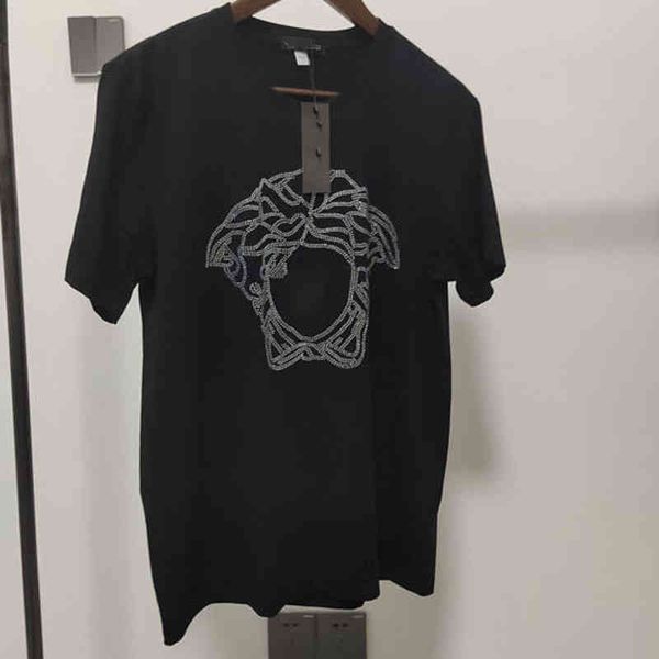 summer short sleeve t-shirt men's european vrse 22 ac medusa diamond fashion luxury summer men's round neck shirt high version, White;black
summer short sleeve t-shirt men's european vrse 22 ac medusa diamond fashion luxury summer men's round neck shirt high version, White;black