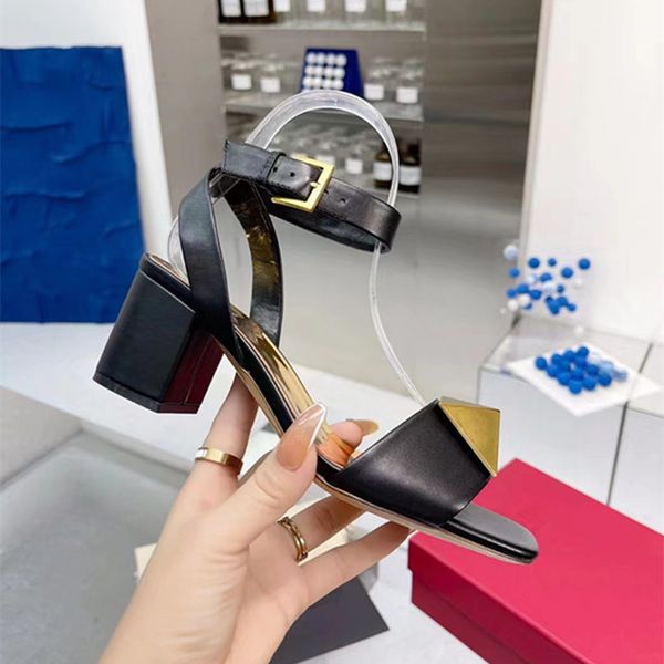 2022classics women heels shoes sandals fashion beach thick bottom slippers alphabet lady leather high heel shoe slides without box 34-42, Black
2022classics women heels shoes sandals fashion beach thick bottom slippers alphabet lady leather high heel shoe slides without box 34-42, Black
