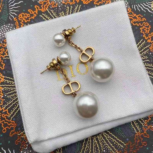 2022 new diamond inlaid pearl tassel earrings women's classic brass material us design jewelry, Golden
2022 new diamond inlaid pearl tassel earrings women's classic brass material us design jewelry, Golden