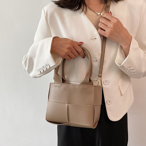 fashion woven square womens handbag designer brand pu ladies shoulder bag luxury simple solid leather messenger bag woman
fashion woven square womens handbag designer brand pu ladies shoulder bag luxury simple solid leather messenger bag woman