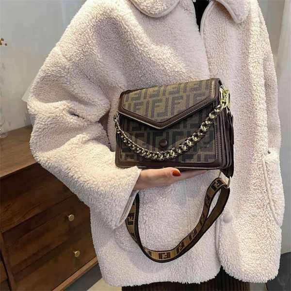 women's autumn and winter new fashion single messenger portable small square simple foreign clearance outlet sale
women's autumn and winter new fashion single messenger portable small square simple foreign clearance outlet sale