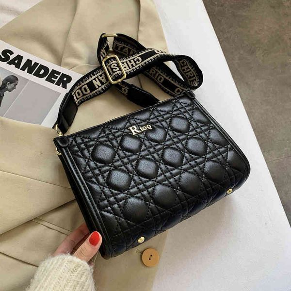 2022 factory wholesale new net red personalized small square fashion women's new leisure single shoulder bag versatile foreign style xf
2022 factory wholesale new net red personalized small square fashion women's new leisure single shoulder bag versatile foreign style xf