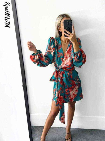 women casual lantern sleeve v neck lace up short dress 2022 summer fashion floral printed loose home dress female mini robe t220816, Black;gray
women casual lantern sleeve v neck lace up short dress 2022 summer fashion floral printed loose home dress female mini robe t220816, Black;gray