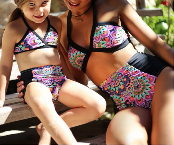 swimwear women and girl bikini beach floral swimsuit beachwear bathing solid set for aa, White;black
swimwear women and girl bikini beach floral swimsuit beachwear bathing solid set for aa, White;black