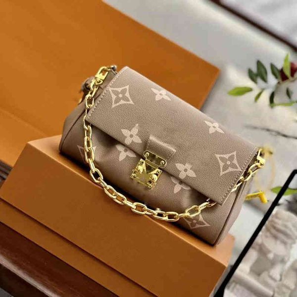 cow leather chain single shoulder messenger handbag underarm bag fashion retro old flower luxury designer 
cow leather chain single shoulder messenger handbag underarm bag fashion retro old flower luxury designer