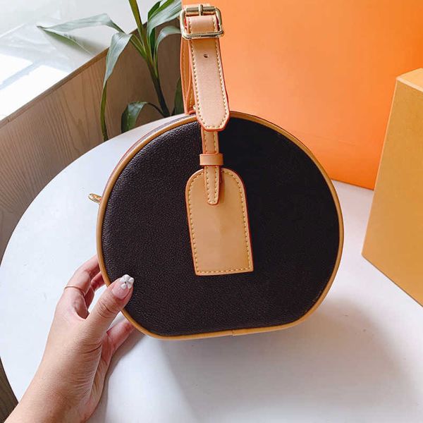 classic printing flower package tote bag hats go round crossbody bags zipper round cakes packages handbags purses
classic printing flower package tote bag hats go round crossbody bags zipper round cakes packages handbags purses