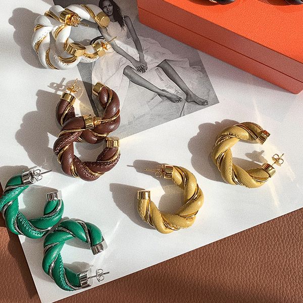 french stud metal winding sheepskin circle earrings female niche design temperament high fashion all-match gift jewelry, Golden;silver
french stud metal winding sheepskin circle earrings female niche design temperament high fashion all-match gift jewelry, Golden;silver