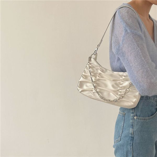 retro pleated cosmetic bag chain baguette underarm bag female 2022 new ins all-match niche texture shoulder handbag
retro pleated cosmetic bag chain baguette underarm bag female 2022 new ins all-match niche texture shoulder handbag