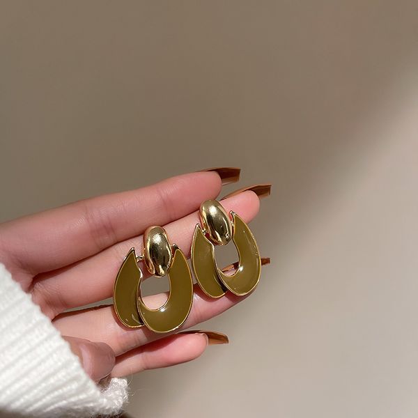 925 silver needle dripping geometric irregular earrings special interest light luxury high-grade earrings fashion temperament hong kong styl, Golden
925 silver needle dripping geometric irregular earrings special interest light luxury high-grade earrings fashion temperament hong kong styl, Golden