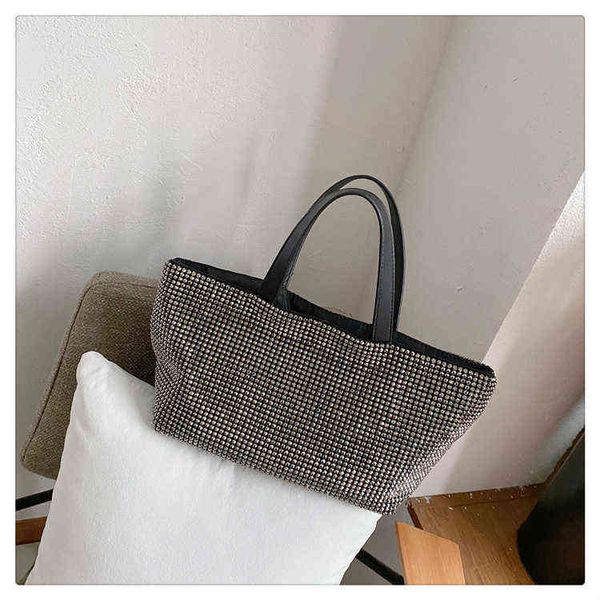 evening bag diamond large capacity designer handbag 2022 luxury brand women fashion shiny rhinestone purse ladie tote bag 220622
evening bag diamond large capacity designer handbag 2022 luxury brand women fashion shiny rhinestone purse ladie tote bag 220622