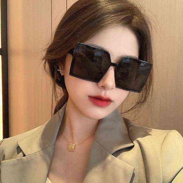 new fancy fashion men's and women's fashion street shooting sunglasses personality cool optical glass t92n, White;black
new fancy fashion men's and women's fashion street shooting sunglasses personality cool optical glass t92n, White;black