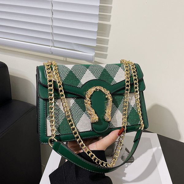 2022 fashion versatile one shoulder messenger bag texture chain small square luxury designer handbag handbags wholesale
2022 fashion versatile one shoulder messenger bag texture chain small square luxury designer handbag handbags wholesale