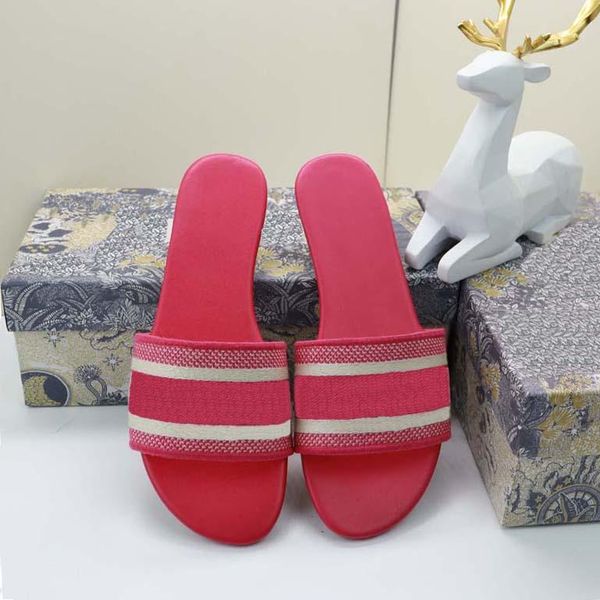 2022 women luxury slippers op86 leather summer flat slipper embroidery fashion beach woman big head rainbow letters 35-42 with box, Black
2022 women luxury slippers op86 leather summer flat slipper embroidery fashion beach woman big head rainbow letters 35-42 with box, Black